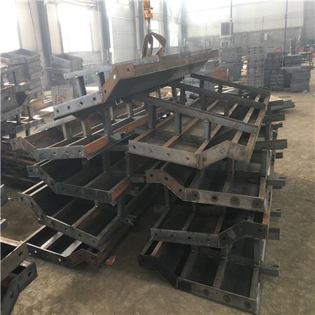 1637578897189411.jpg 防撞護欄鋼模板2.jpg